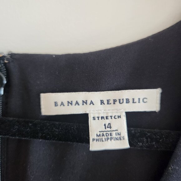 Classic Banana Republic Black Sheath Dress - Picture 6 of 6